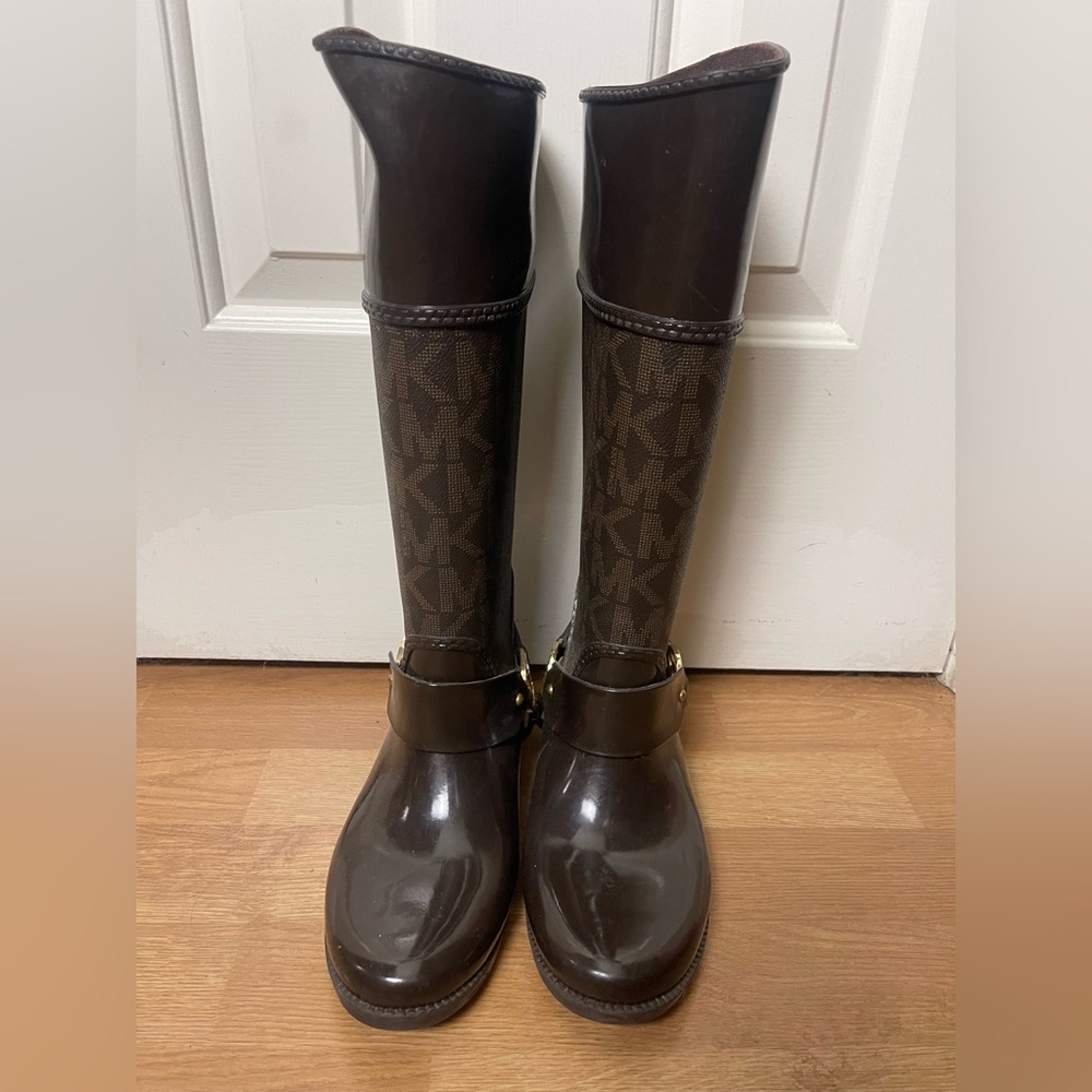 Michael Kors Women’s Size 7 Tall Brown Winter Rain Boots with Buckle Detail - Picture 3 of 11